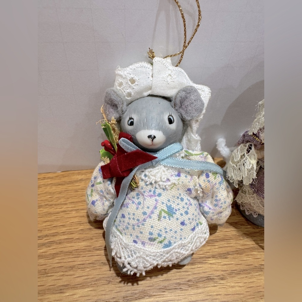 Kurt Adler Charming Christmas Mouse ornaments dated 1983 - Picture 8 of 9